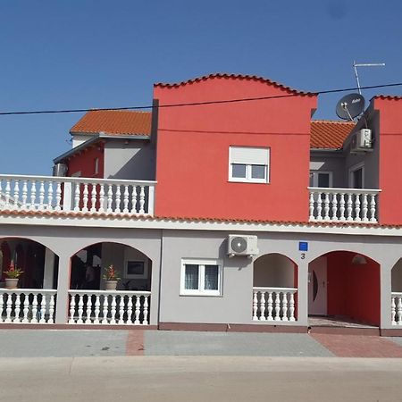Apartments Megi Биоград на Мору Екстериор снимка